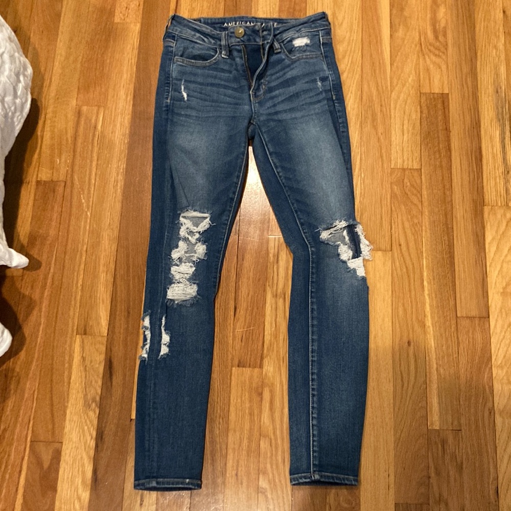 AMERICAN EAGLE JEANS